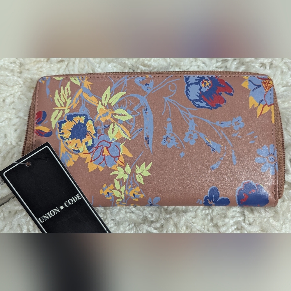 NWT Union Code Leather Wallet- Floral 7 x 3.5 in